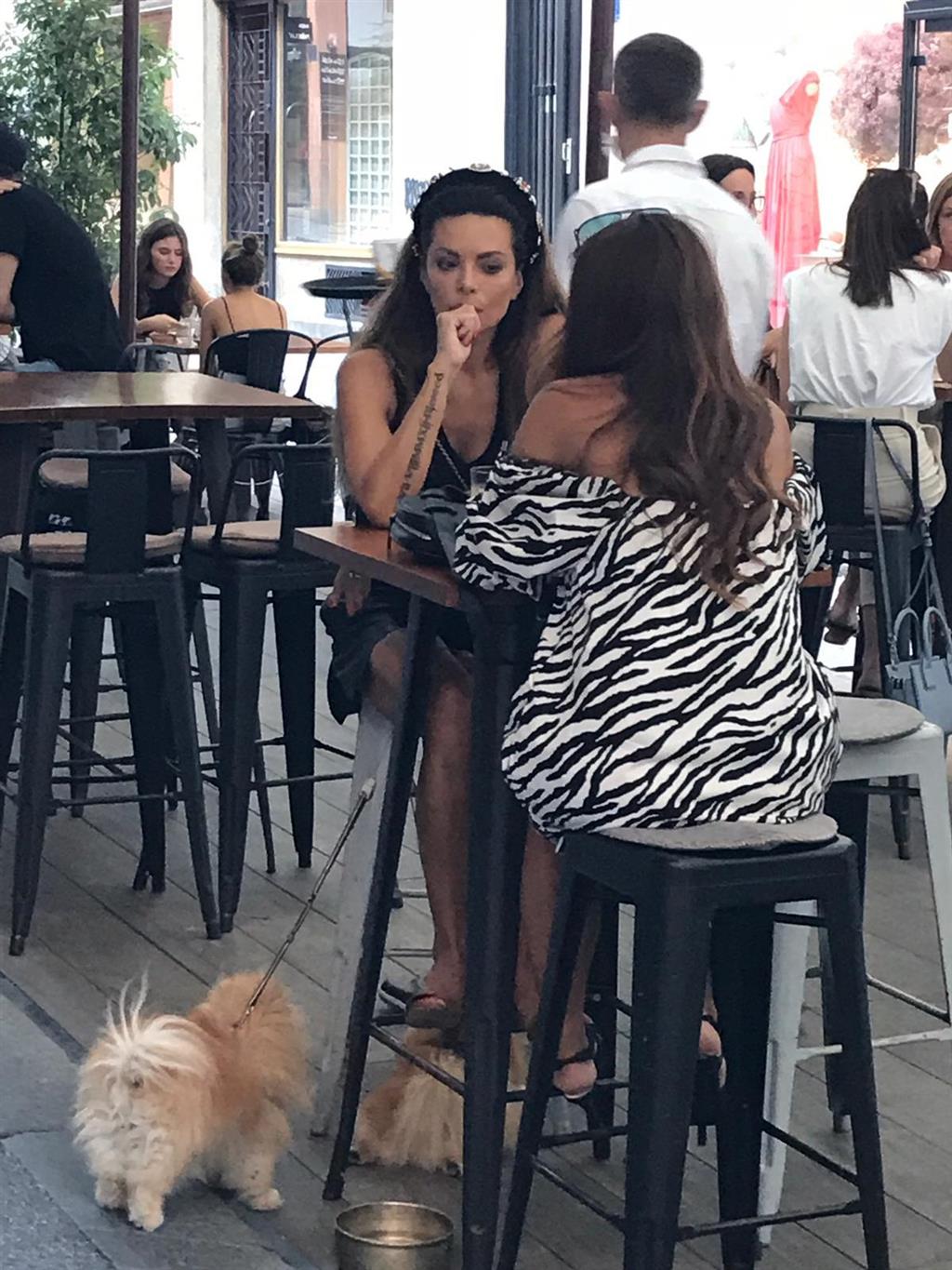 Pišekica je bila zabrinutog izraza na licu kada se s prijateljicom sastala na kavi krajem kolovoza u Zagrebu