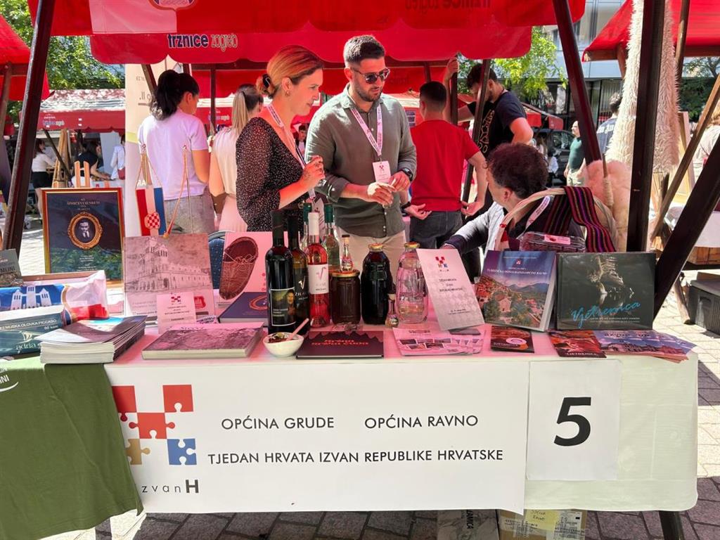 Općine Grude i ravno predstavile su i tradicionalna pića poput lozovače ali i drugih voćnih rakija i travarica