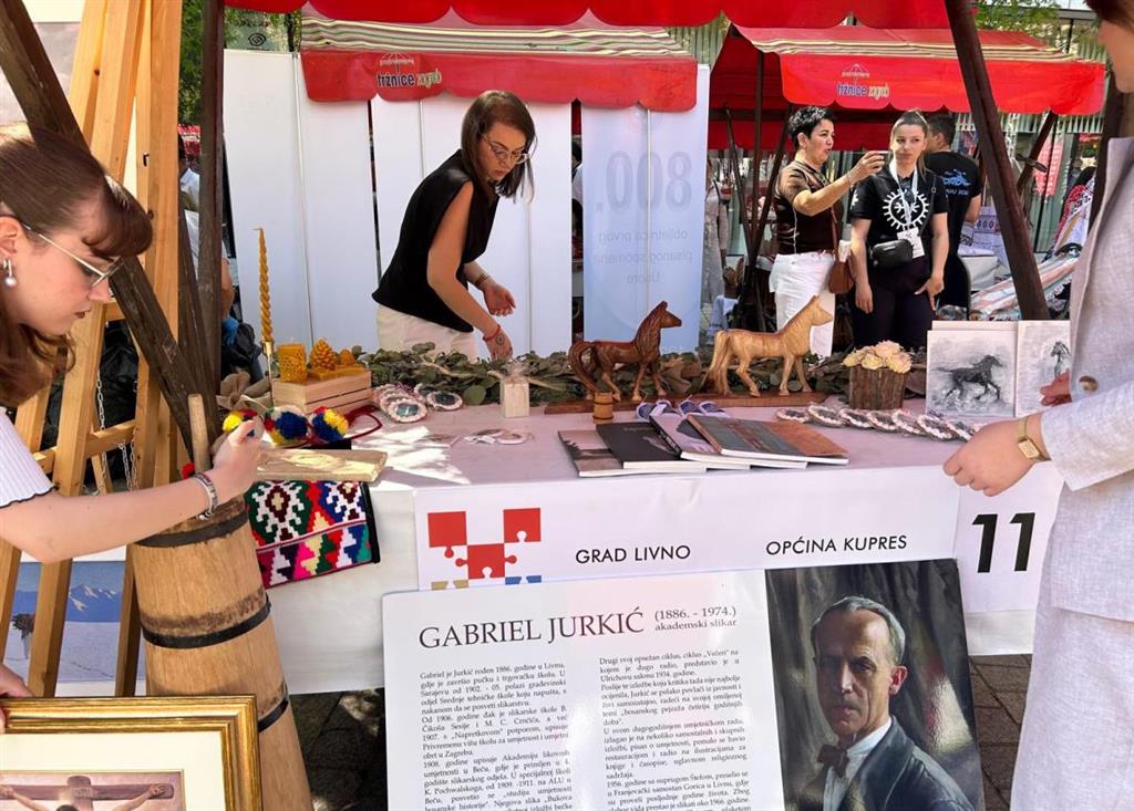 Na štandu Livna i Kupresa domnirao je i prikaz djela znamenitog slikara Gabriela Jurkića