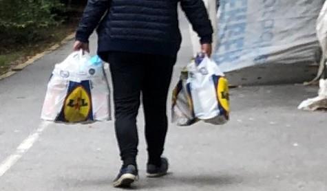 Tešku svakodnevicu hrvatskih građana sada s Lidl vrećicama otkriva i Maras