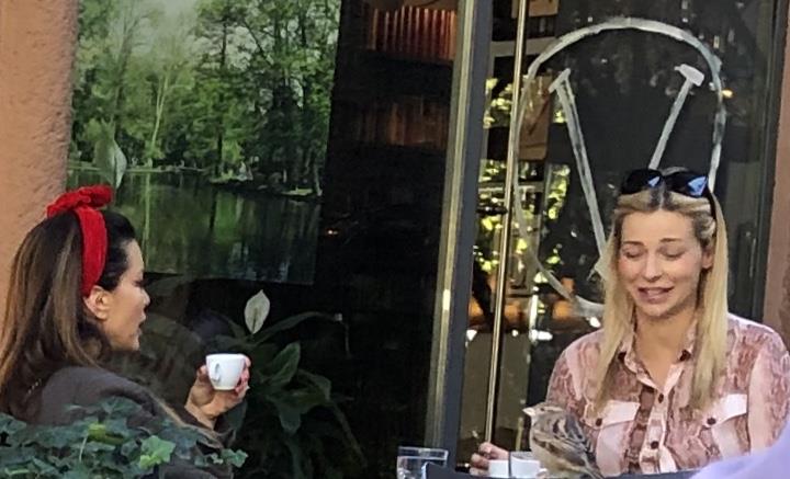 Kakvim je sve sočnim detaljima sa zadnjeg  ljetovanja Nikolina uljepšala dan prijateljici