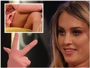 Kristina u Ami G showu u seksi Barbie izdanju